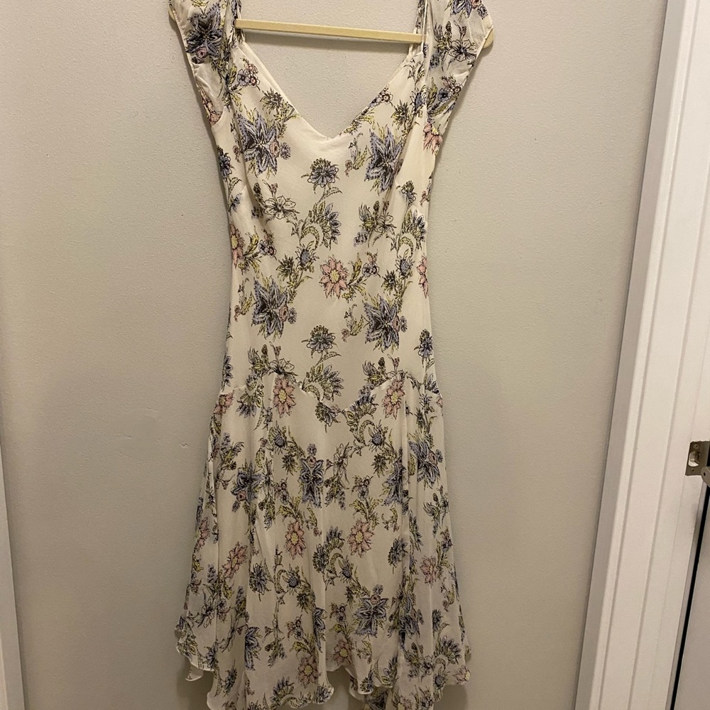 Stunning MaxandCleo Flowing beige dress size small. Flowing very stylish - Picture 3 of 13